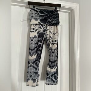 Lululemon calf detail leggings